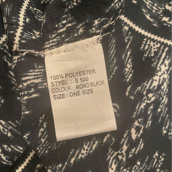 Elan Shark Bite Black & White Halter Dress One Size - Picture 10 of 10